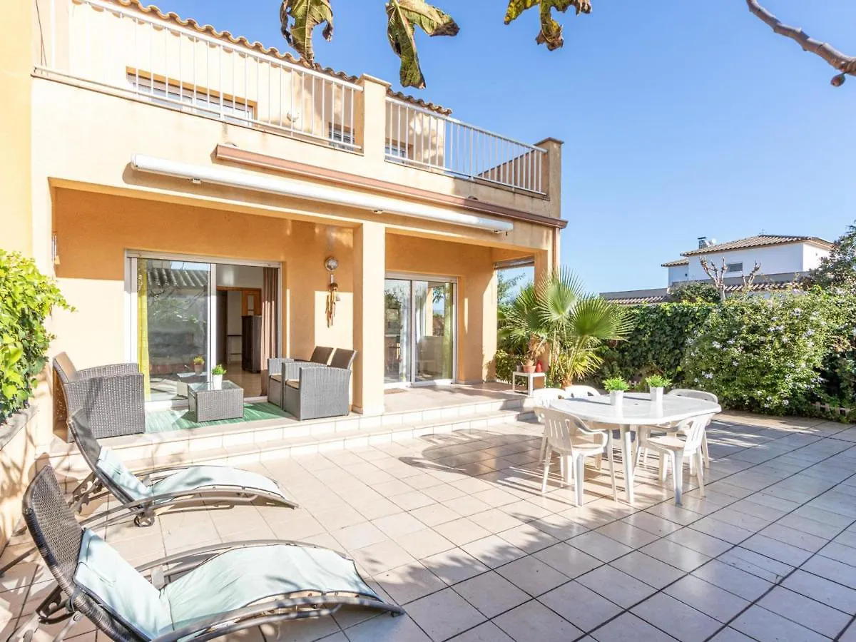 Holiday home Casa Con Jardin Privado, 3 Habitaciones, Terraza Y Garaje En Sant Pere Pescador - Es-89-100