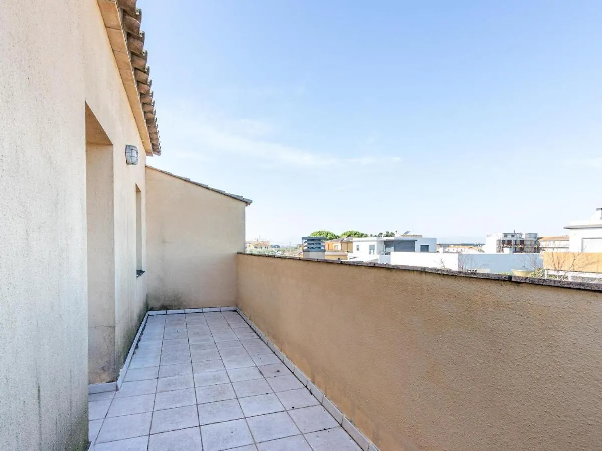 Casa Con Jardin Privado, 3 Habitaciones, Terraza Y Garaje En Sant Pere Pescador - Es-89-100