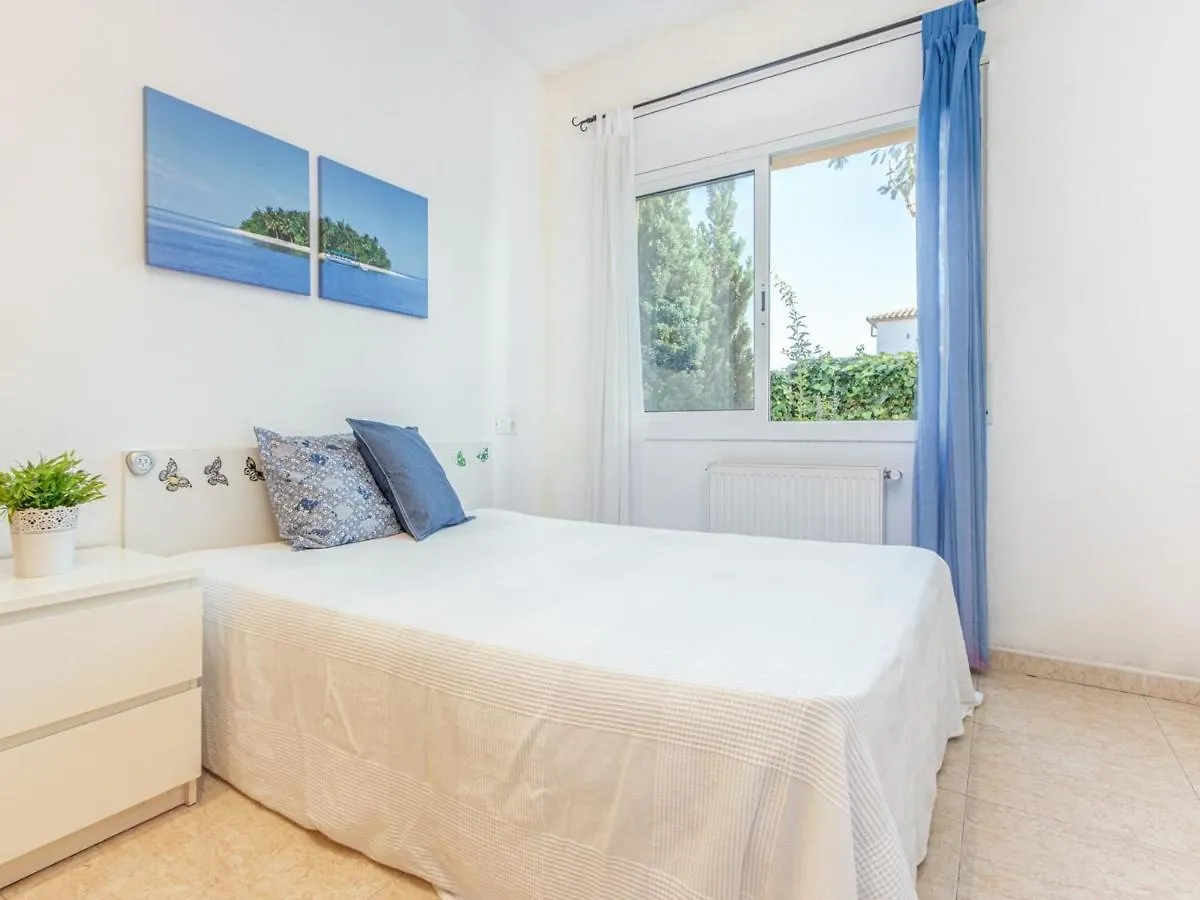 Casa Con Jardin Privado, 3 Habitaciones, Terraza Y Garaje En Sant Pere Pescador - Es-89-100 0*,  Spain